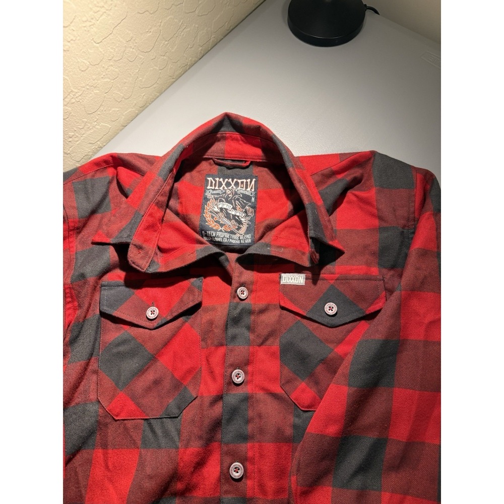 Dixxon Flannel Company Live to Skate Red Black Plaid Long Sleeve Shirt Men's‎ M